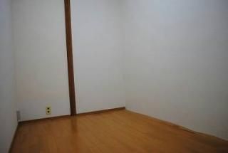 個室 - 家賃が44000円！あの山手線田町駅で秘蔵の物件！残り１部屋！【女性専用】} - ルームシェアルームメイト