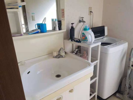 キッチン - 総武線小岩(光熱費WiFi全込み５万)男性募集中} - ルームシェアルームメイト