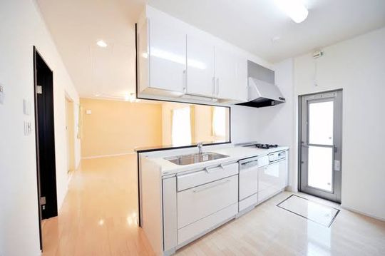 リビング - 西小山駅徒歩3分} - ルームシェアルームメイト