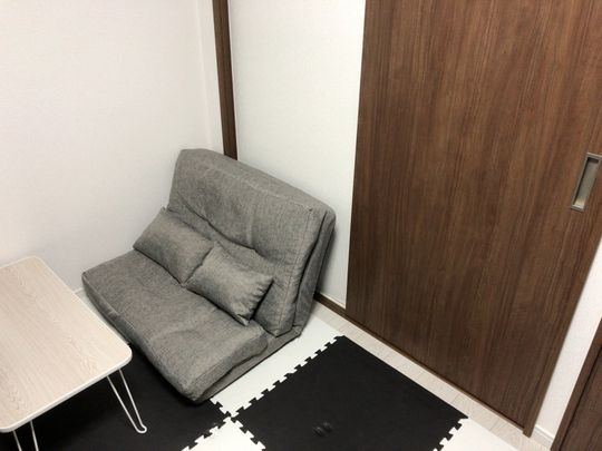 リビング - 【月20000】板橋区【女性限定】} - ルームシェアルームメイト