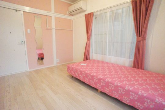 個室 - 女性専用個室35800円〜横浜2分!新横浜8分!最寄り駅までは5分!いわずもがな通勤通学がラクラク(^^♪} - ルームシェアルームメイト