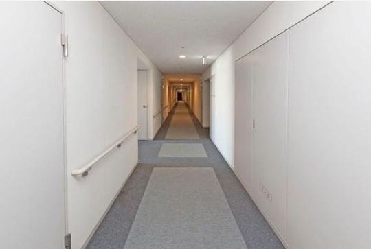 玄関 - 勝どき駅徒歩1分のタワーマンション} - ルームシェアルームメイト