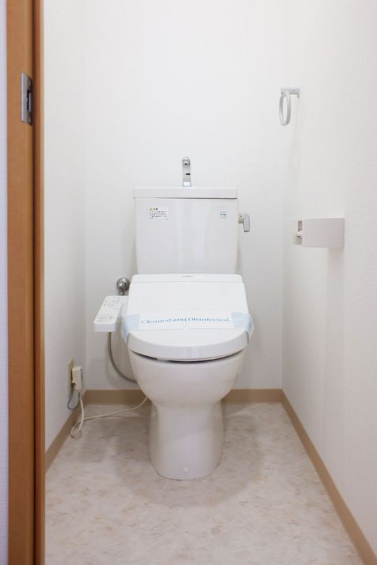 トイレ - 【家賃2.5万】東池袋シェアハウス★敷礼無料★} - ルームシェアルームメイト