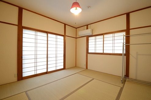 玄関 - 阪急塚口駅徒歩7分☆2015年5月末完成予定} - ルームシェアルームメイト