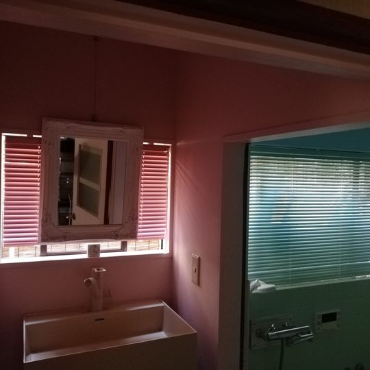 風呂 - 日本人も歓迎！ Nice to meet you! Piacere! Enchante! Nzuri！ Endast damer!} - ルームシェアルームメイト