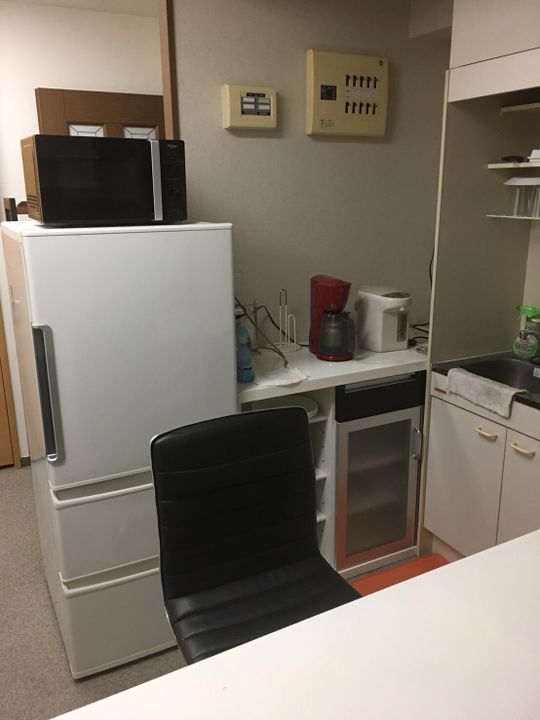 キッチン - 【女性専用】都心駅近・利便性抜群！マンション最上階のドミトリー} - ルームシェアルームメイト