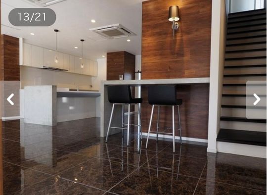 リビング - 兵庫県三木市　部屋貸し　高級住宅} - ルームシェアルームメイト