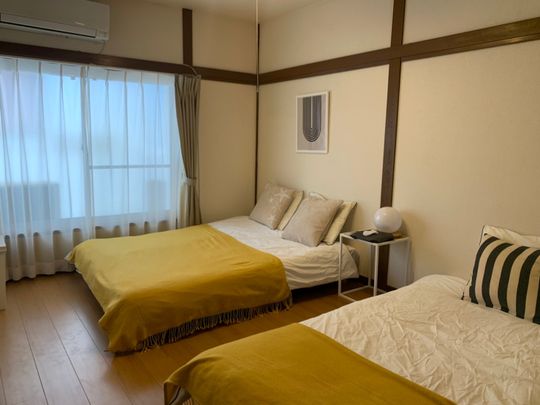 個室 - 国内留学シェアハウス} - ルームシェアルームメイト