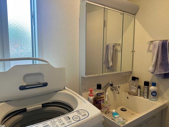 その他 - 神奈川県横浜市　メゾネット一部屋空いています！} - ルームシェアルームメイト