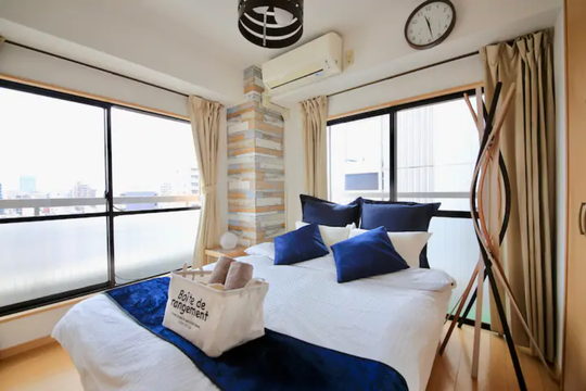 個室 - 窓からスカイツリーが見える！} - ルームシェアルームメイト