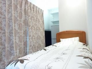 キッチン - 新規募集のため15,000円引き！すべて新品！6名のこじんまりハウス！} - ルームシェアルームメイト