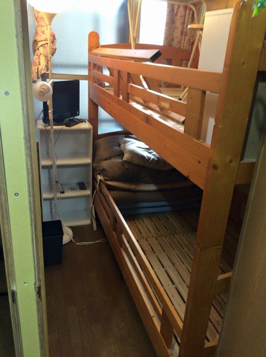 個室 - 女性専用シェアハウス！美活キャンペーン♡} - ルームシェアルームメイト