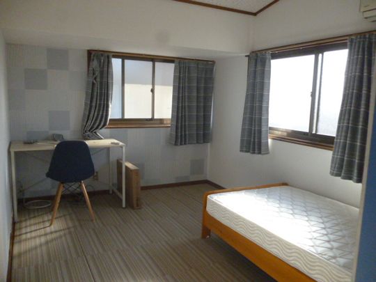 個室 - 今月だけの2ヶ月賃料無料キャンペーン！！JOYMATE東武庫之荘} - ルームシェアルームメイト