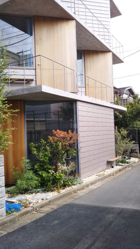 建物 - 渋谷まで4分/全室鍵付き個室/新築一戸建て/デザイナーズ/家具・最新家電付き} - ルームシェアルームメイト