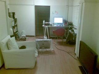 個室 - 新宿、原宿まで徒歩30分　4万円} - ルームシェアルームメイト