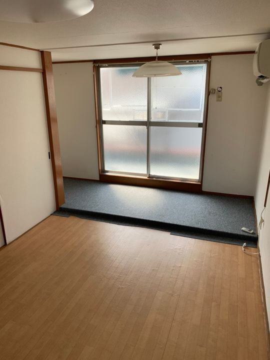 個室 - 浅草近くの下町風情でルームシェア　スカイツリーも見える} - ルームシェアルームメイト