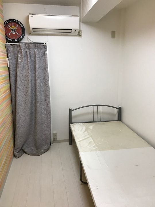 個室 - 【☆初月家賃割引キャンペーン☆駅から徒歩5分!コンビニまで徒歩1分♪全室鍵付個室♪】} - ルームシェアルームメイト
