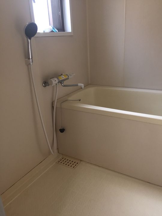 風呂 - 都心!池袋駅から徒歩15分圏内で暮らしませんか?10畳以上の広い部屋のみ!} - ルームシェアルームメイト