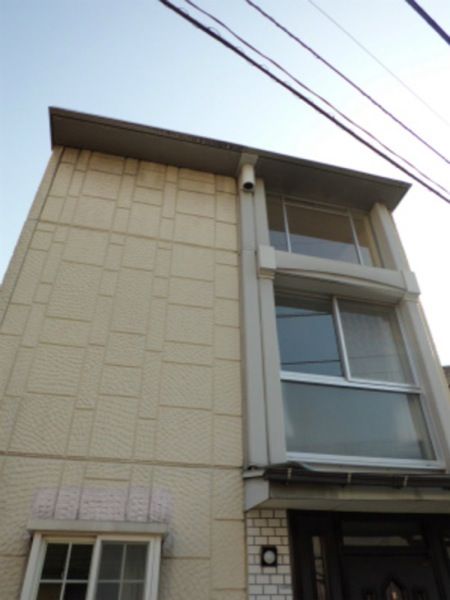 建物 - カフェみたいな手作りリビング} - ルームシェアルームメイト