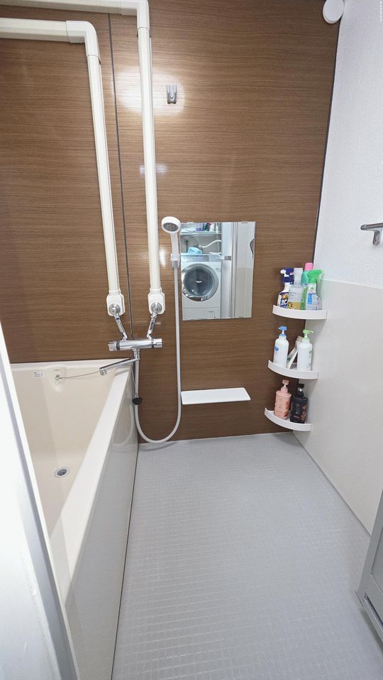 風呂 - 気軽に相談してください。} - ルームシェアルームメイト