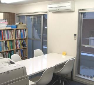 応接室 - 格安・超便利な代々木２丁目！！} - ルームシェアルームメイト