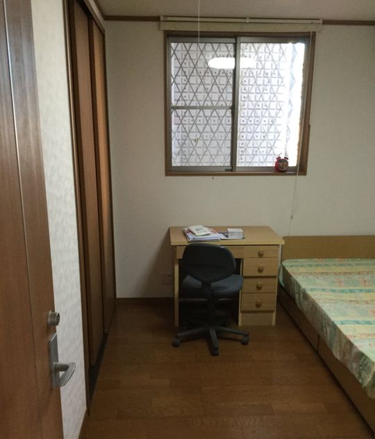 個室 - 大宮駅徒歩10分　シェアハウス　6畳個室　広い収納　水道・ガス・wifi込み} - ルームシェアルームメイト