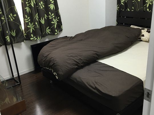 個室 - 新宿区 綺麗なマンションです。3DKの一部屋をお貸しします。最寄駅徒歩3分。(光熱費込60000円)} - ルームシェアルームメイト