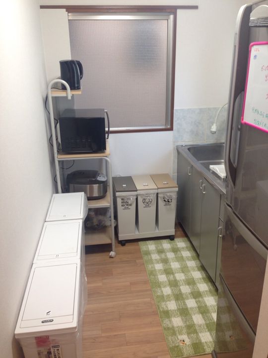 キッチン - 池袋がスグそこ！新大塚駅徒歩2分、山手線大塚駅徒歩7分のシェアハウス} - ルームシェアルームメイト