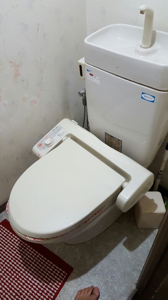 トイレ - 池袋にアクセスしやすいです。} - ルームシェアルームメイト