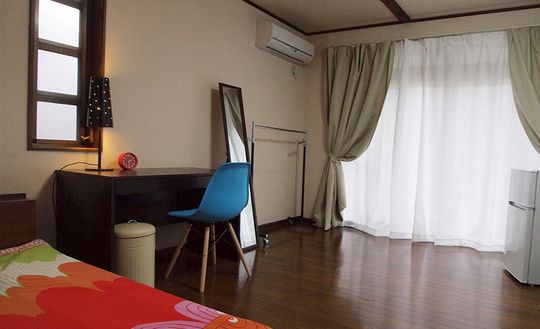 個室 - 小平駅から徒歩３分&家具家電付きシェアハウス} - ルームシェアルームメイト