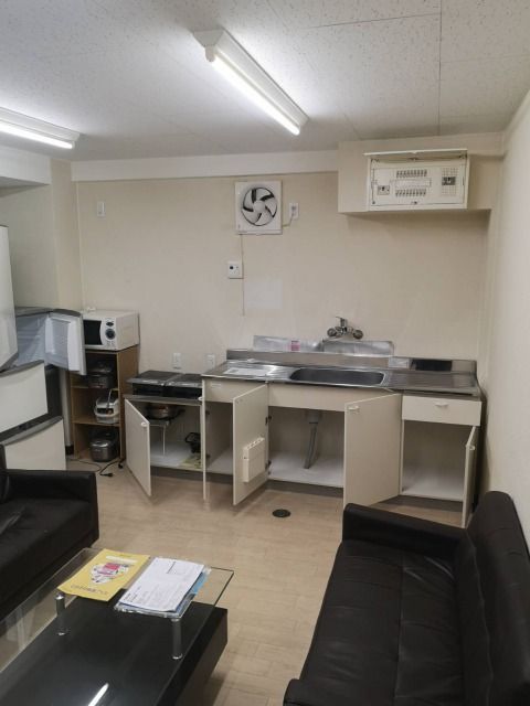 キッチン - 住環境抜群！北久里浜駅、衣笠駅平坦！完全個室・女性限定シェアハウス} - ルームシェアルームメイト