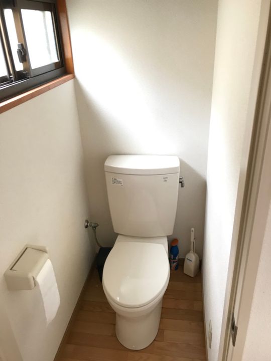 トイレ - 西新宿シェアハウス入居者募集！} - ルームシェアルームメイト