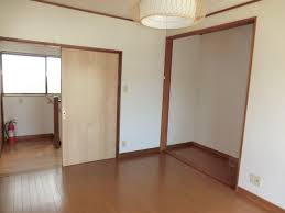 個室 - 青葉台シェアハウス大作戦} - ルームシェアルームメイト