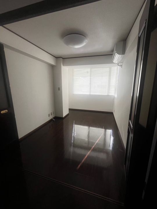 個室 - 【住民票登録可・できれば女性】池袋徒歩10分自室あり2LDKで犬と猫と暮らしませんか？【月75,000円】} - ルームシェアルームメイト