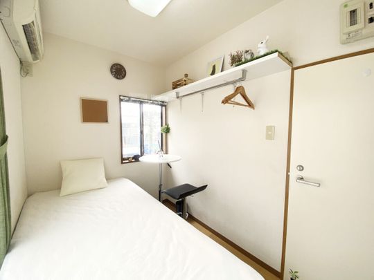 個室 - LAFESTA横浜元住吉　初回契約11か月で家賃2か月分フリーレントキャンペーン実施中！} - ルームシェアルームメイト