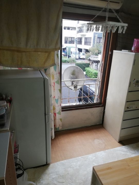 キッチン - ★　高円寺駅5分、東高円寺8分。外国の方、短期　大歓迎　★　女性専用シェアアパート　★　和室6畳、2段ベットの部屋です。。★☆★　2部屋として使う場合は、1人、家賃、29800円、管理費。電気、ガス、水道は、5000円で、合計、34800円です。 1人で使う場合、家賃、48800円。電気、ガス、水道は、5000円で、合計、53800円です　★　年齢、国籍制限なし。留学生、OKです。お試し1泊無料です ★エアコン、ベット、生活に必要な備品は、揃ってます。手ぶらでも生活できます。 ★無料で使用できる備品は、エ} - ルームシェアルームメイト