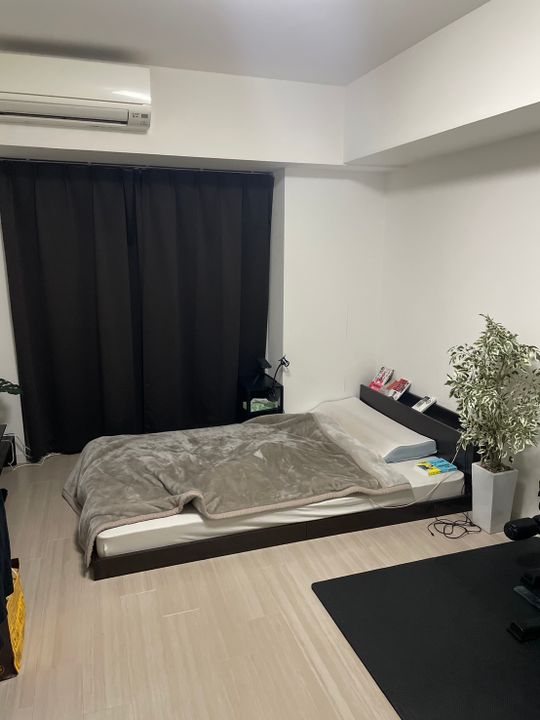 ベッド - 港区の1K 部屋お貸しします（単発、短期、中長期など、柔軟に対応可能）} - ルームシェアルームメイト