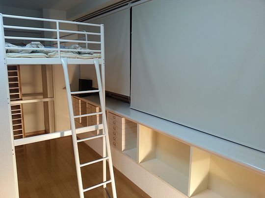 個室 - ラスト一部屋！横浜駅 徒歩7分 ベイクォーター裏手 少人数女性専用シェアハウス} - ルームシェアルームメイト