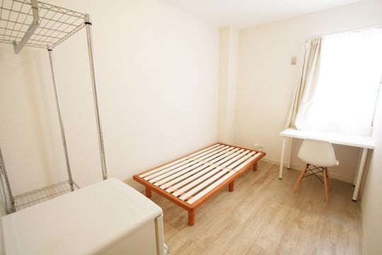 個室 - 家賃1ヶ月無料キャンペーン中♪♪★水道光熱費・インターネット無料★☆大人ガーリーな女性限定シェアハウス☆ 大塚駅徒歩5分！} - ルームシェアルームメイト