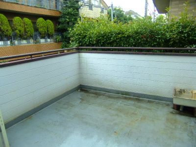 ベランダ - 渋谷新宿すぐ下北沢駅近シェアハウス} - ルームシェアルームメイト