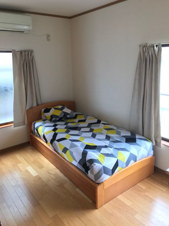 個室 - 西新宿シェアハウス入居者募集！} - ルームシェアルームメイト