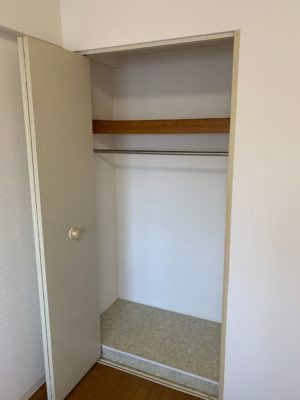 個室 - 横浜 港南中央 バス付き 駅徒歩6分 週払い16,000円} - ルームシェアルームメイト