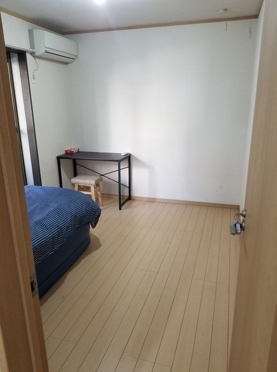 個室 - 家賃26,500円　千代田線　始発　北綾瀬駅徒歩圏内} - ルームシェアルームメイト