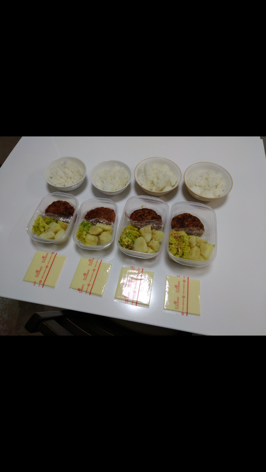 その他 - 新築！食事・フリーレント付き！} - ルームシェアルームメイト