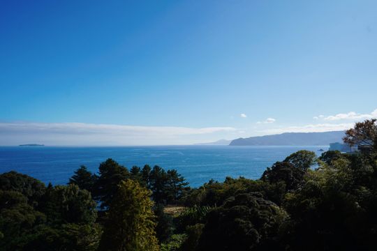 眺望 - 二拠点生活／友達シェアOK！熱海駅徒歩圏内の温泉付別荘街。花火大会の見える最上階角部屋} - ルームシェアルームメイト