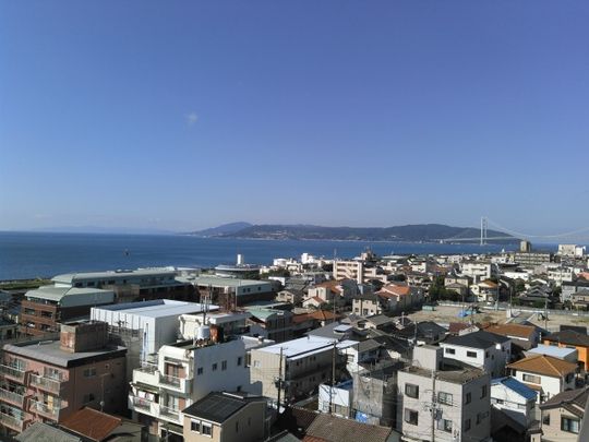 キッチン - 1部屋空きがでましたので募集します。築9年　滝の茶屋駅徒歩1分　三ノ宮まで23分　スーパー徒歩1分} - ルームシェアルームメイト