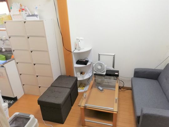 個室 - 王子駅から徒歩４分！都心へのアクセスは抜群！} - ルームシェアルームメイト
