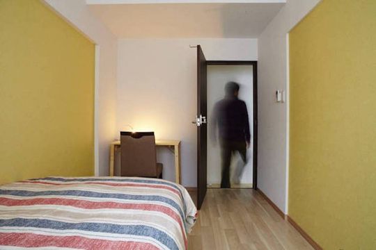 個室 - 駅から徒歩3分 スカイツリーが見える鉄骨3階建てのシェアハウスです!} - ルームシェアルームメイト