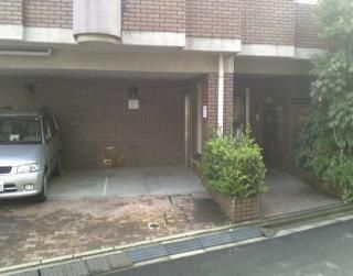 建物 - レンガ調3階東南部屋個室をご提供} - ルームシェアルームメイト