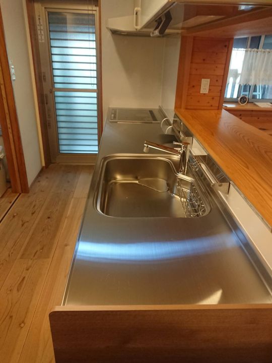 キッチン - 淡路島シェアハウス(淡路市王子)} - ルームシェアルームメイト